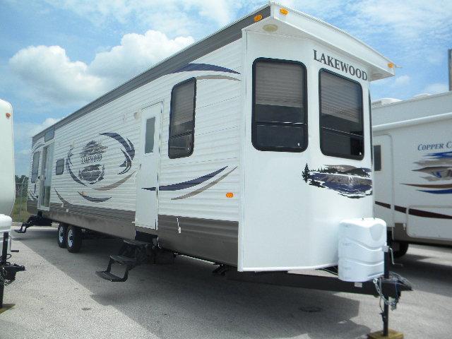 New 2011 Dutchmen LAKEWOOD 400RLP Park Model For Sale
